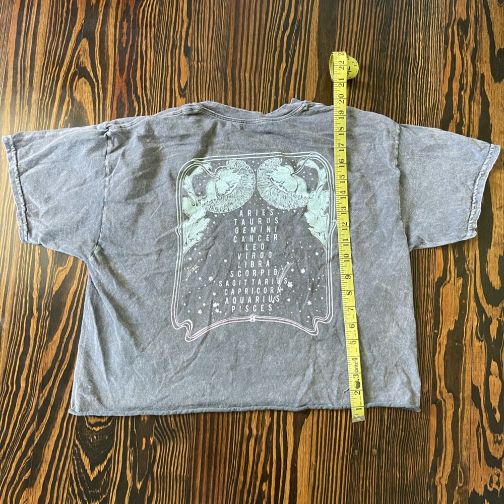 • Zodiac Crop • - Picture 6 of 6